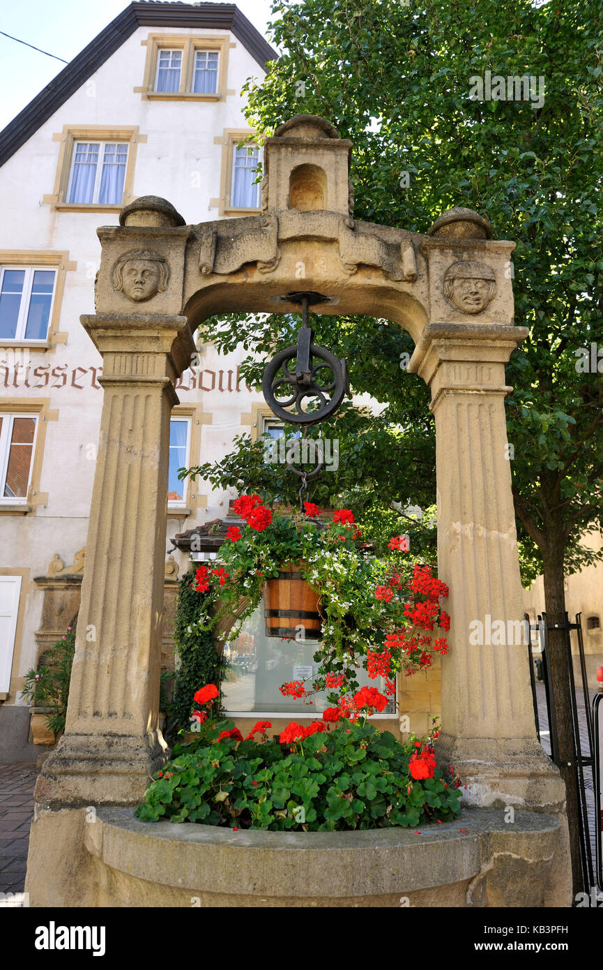 Francia, Haut Rhin, Alsazia strada del vino, rouffach village, ben Foto Stock