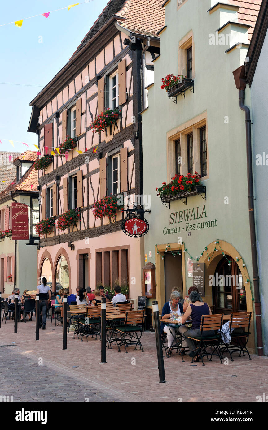 Francia, Haut Rhin, Alsazia strada del vino, turkheim, Grand'rue Foto Stock
