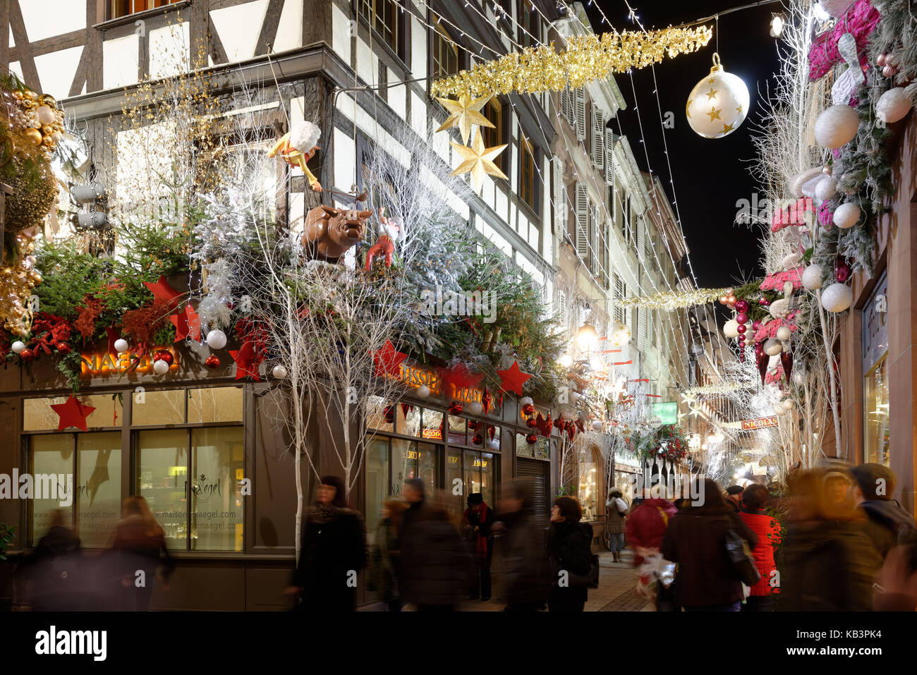 Francia, Bas Rhin, Strasburgo, città vecchia elencati come patrimonio mondiale dall' UNESCO, decorazione di Natale a rue des Orfèvres Foto Stock