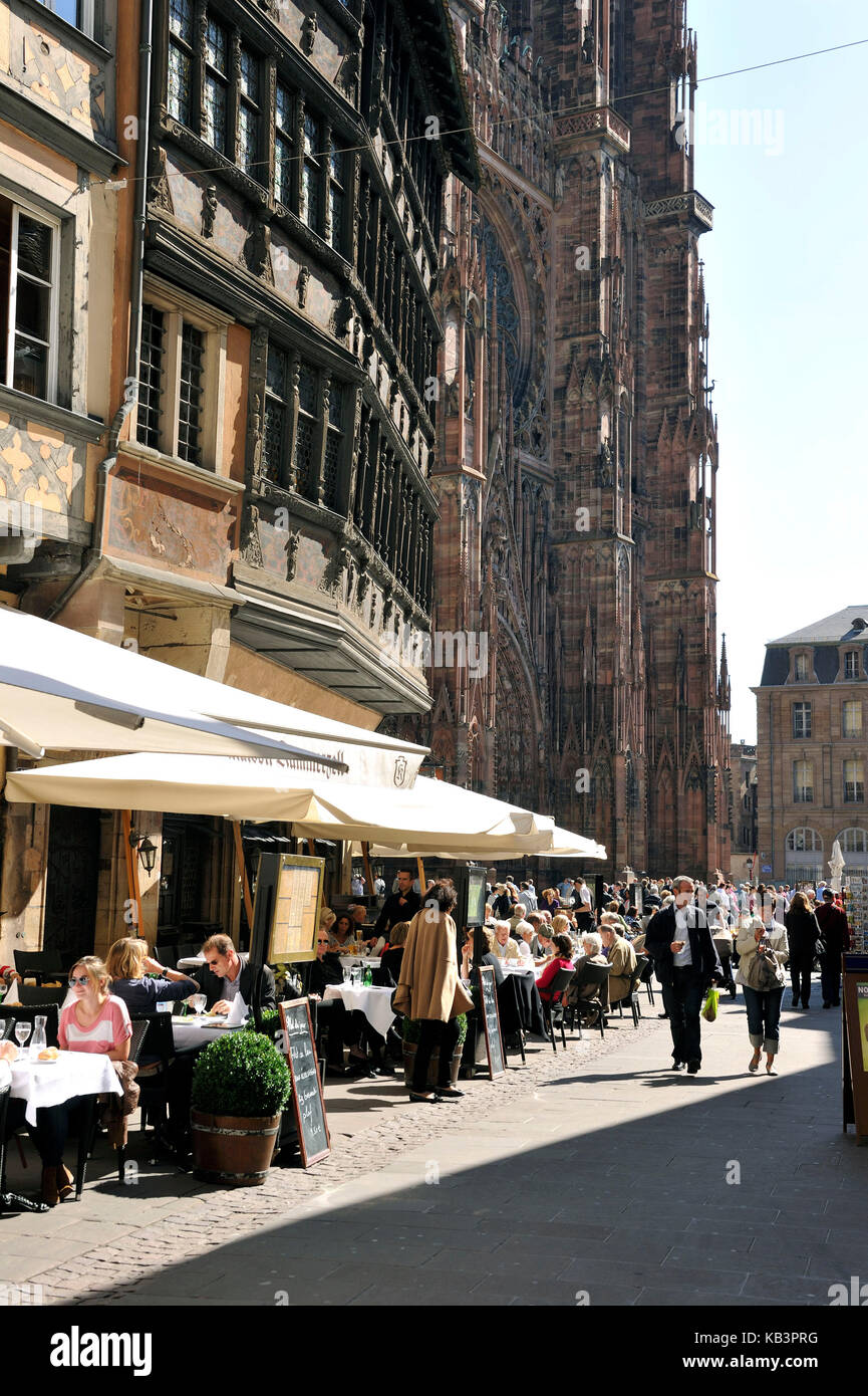 Francia, BAS RHIN, Strasburgo, città vecchia elencati come patrimonio mondiale dall' UNESCO, place de la Cathedrale, Maison Kammerzell del XV-XVI secolo e la cattedrale Foto Stock