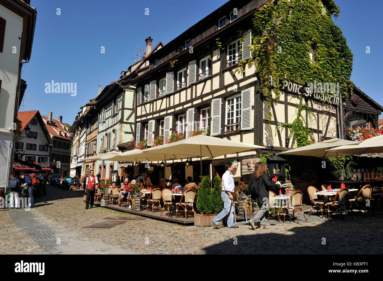 Francia, BAS RHIN, Strasburgo, città vecchia sono classificati come patrimonio mondiale dall'UNESCO, dal quartiere Petite France, ristorante au pont st-martin Foto Stock
