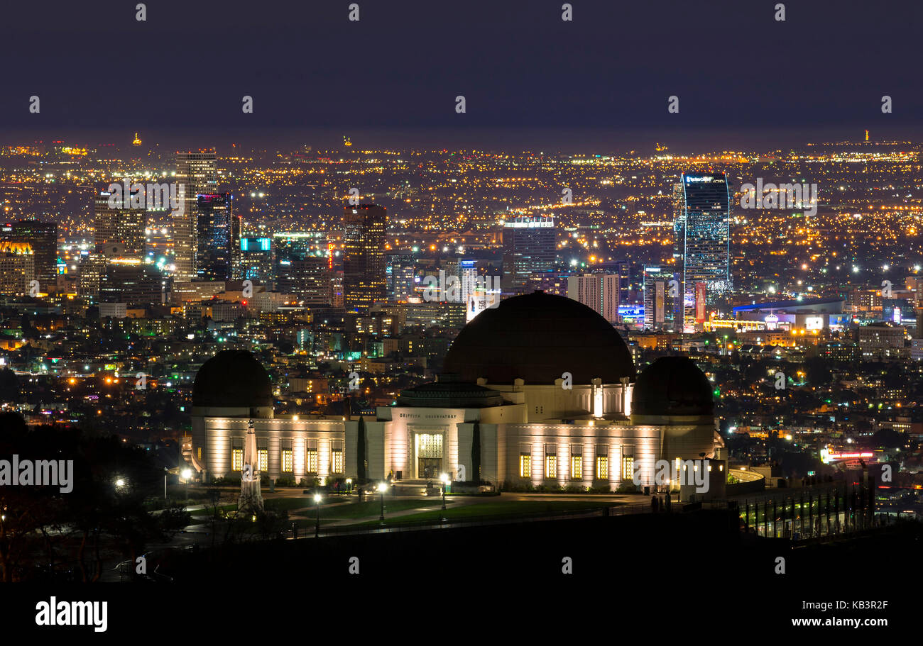 Osservatorio Griffith e il centro cittadino di Los Angeles durante la notte, california, Stati Uniti d'America Foto Stock