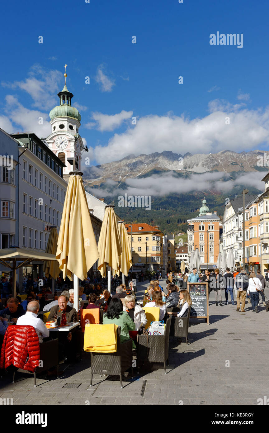 Austria, Tirolo, Innsbruck, Maria-Theresien Strasse (strada) Foto Stock