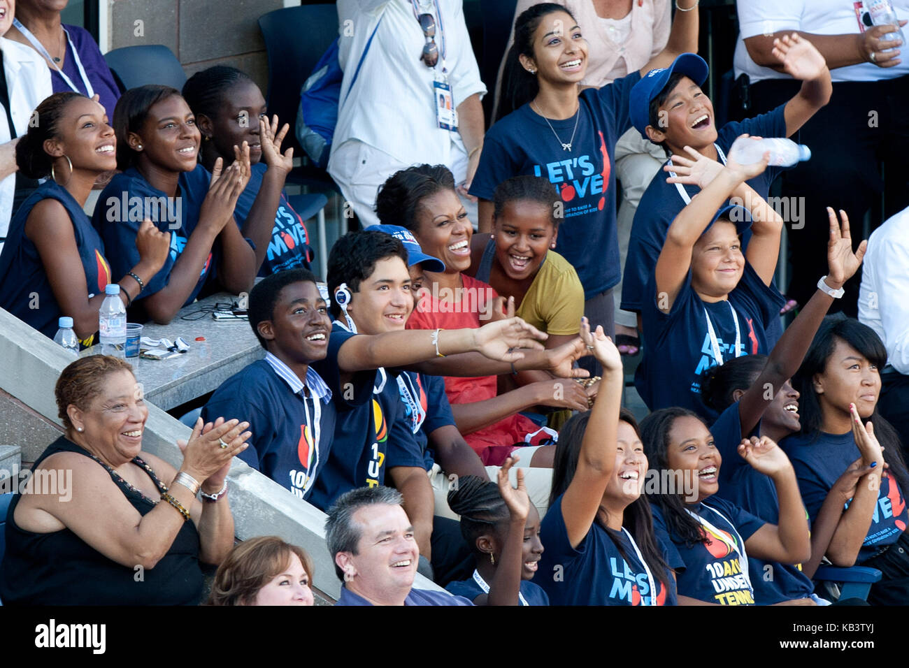 New YORK, NY - 09 SETTEMBRE: First Lady Michelle Obama partecipa al US Open 2011 presso l'USTA Billie Jean King National Tennis Center il 9 settembre 2011 a New York City People: Michelle Obama  Sasha Obama Transmission Ref: MNC Hoo-Me.com / MediaPunch Foto Stock