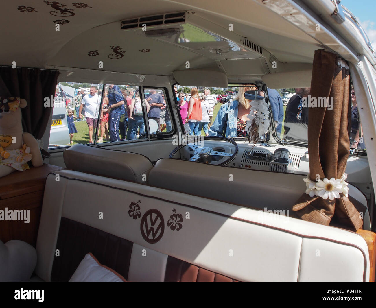 Gli interni di un camper VW personalizzato Foto Stock