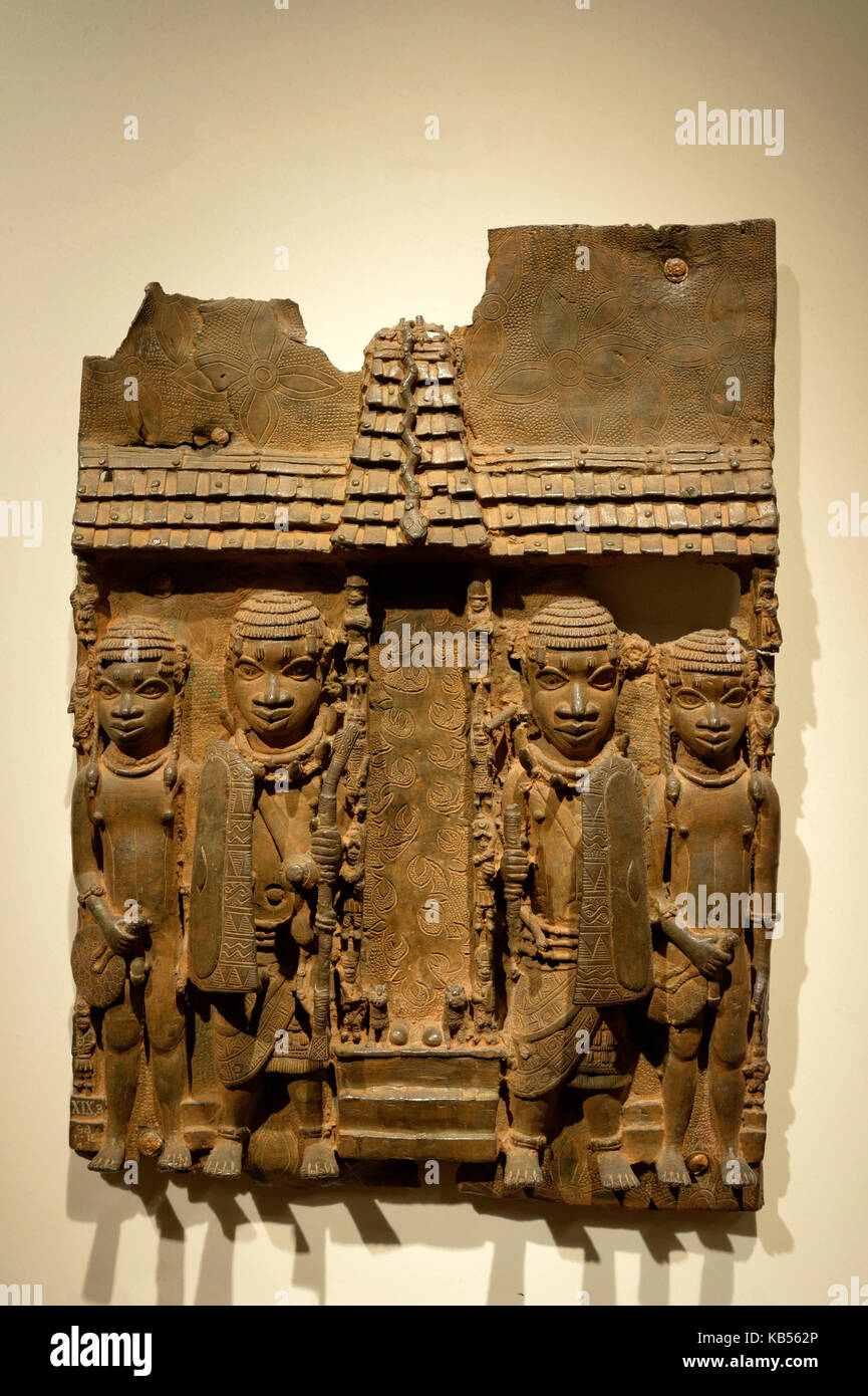 Regno Unito, Londra, Bloomsbury, British museum, targa in ottone da Benin, XVI secolo Foto Stock