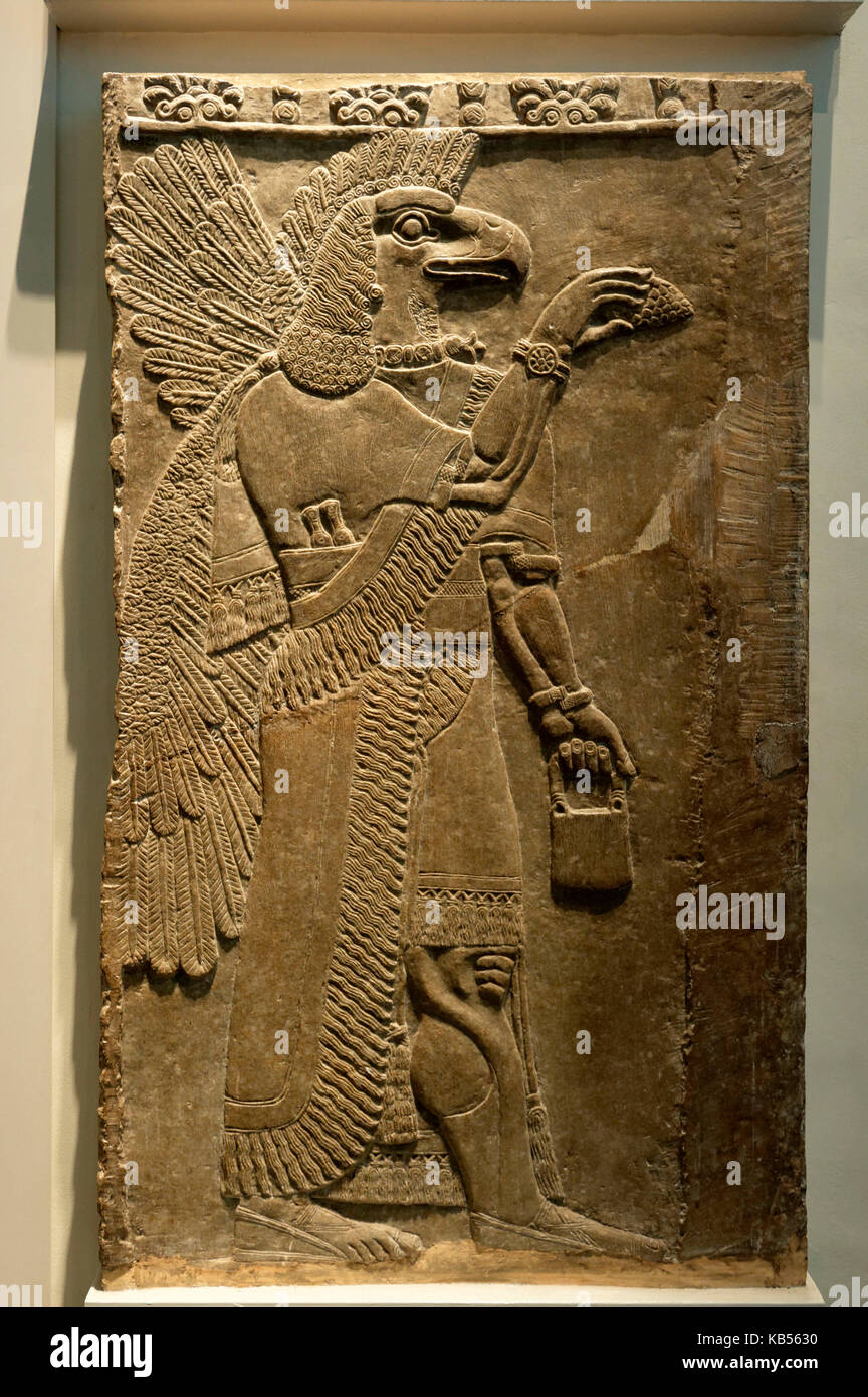 Regno Unito, Londra, Bloomsbury, British museum, antica arte assira, eagle-intitolata spirito protettivo, circa 865-860 a.C. Foto Stock