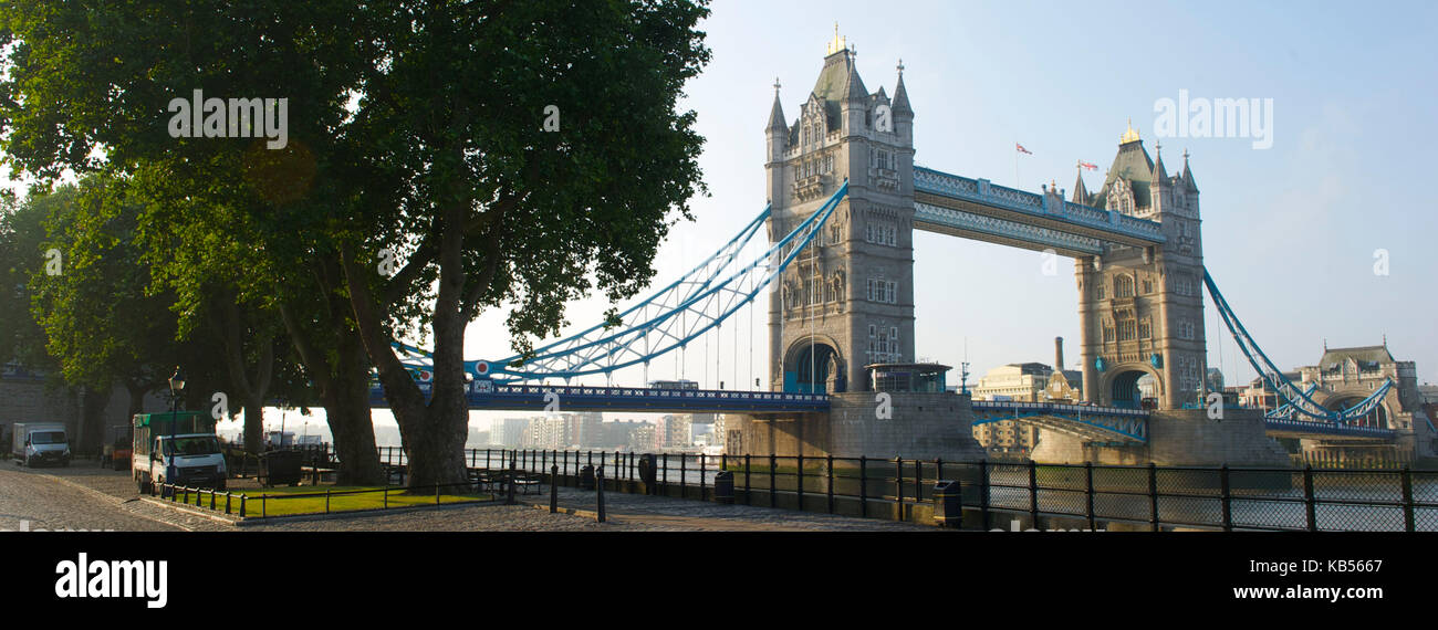 Regno kingdown, Londra, il Tower bridge un ponte che attraversa il Tamigi, tra i distretti di Southwark e Tower Hamlets Foto Stock