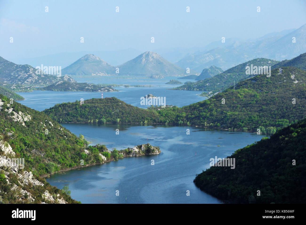Montenegro, parco nazionale Skadarsko Jezero (lago di Skadar), Rijeka crnojevica, il serpeggiante fiume crnojevica Foto Stock