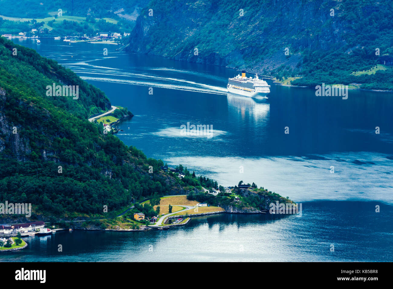 Vista mozzafiato del fiordo sunnylvsfjorden Foto Stock