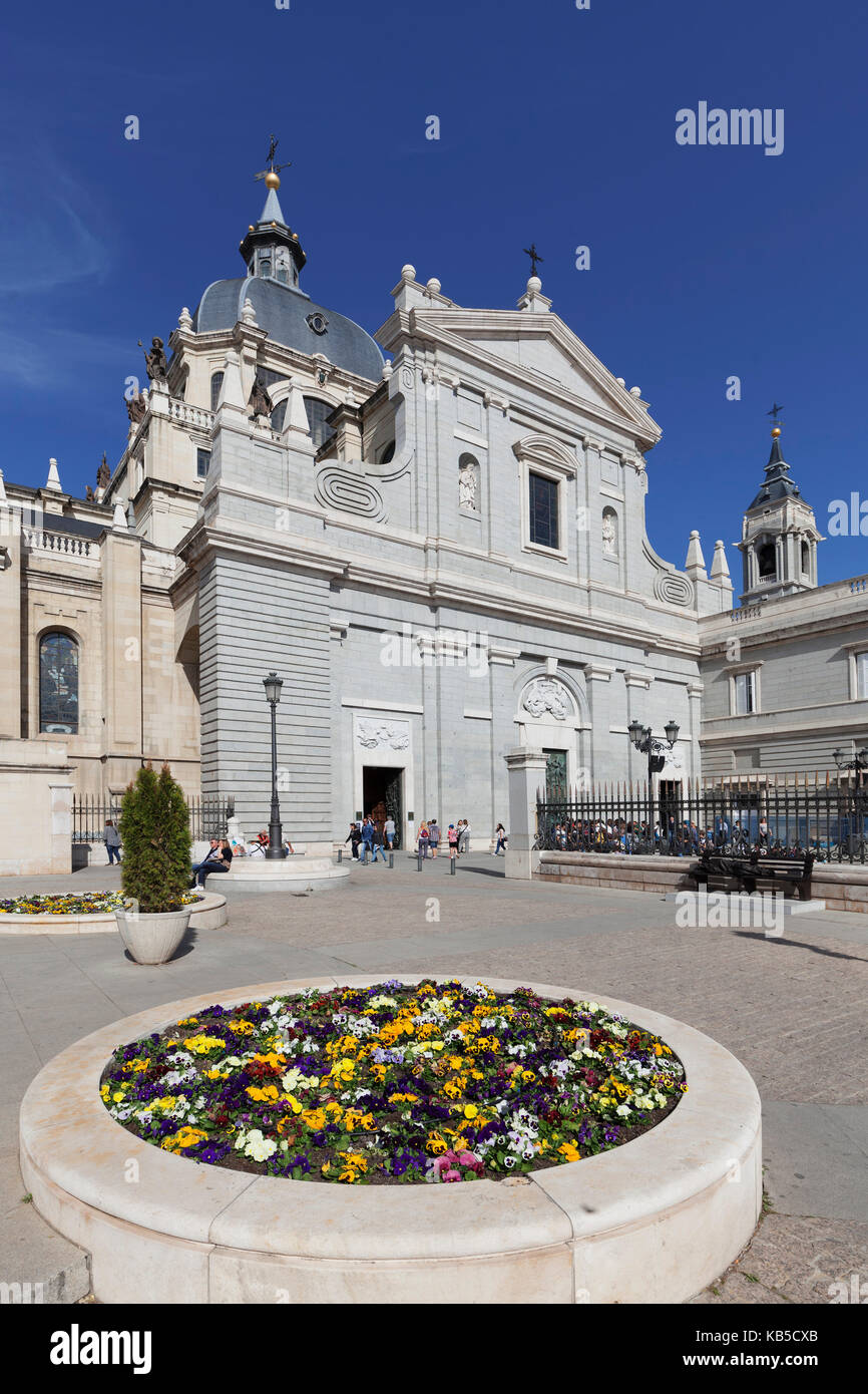 Cathetral almudena (Santa Maria la Real de la Almudena), Madrid, Spagna, Europa Foto Stock