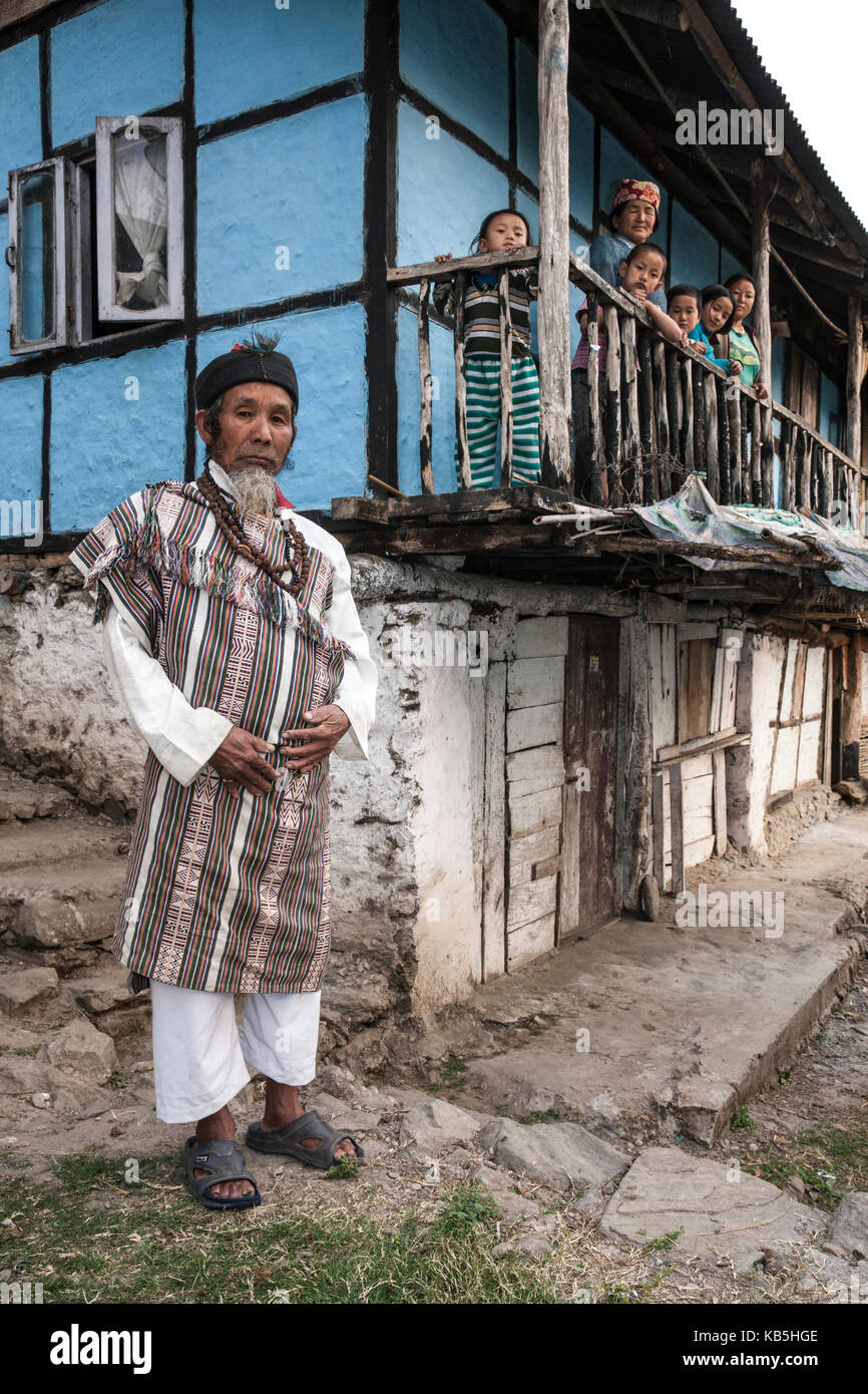 Lepcha naphe, 70 è una cosa bhom (un dhami chi channelize natura), il Sikkim, India, Asia Foto Stock