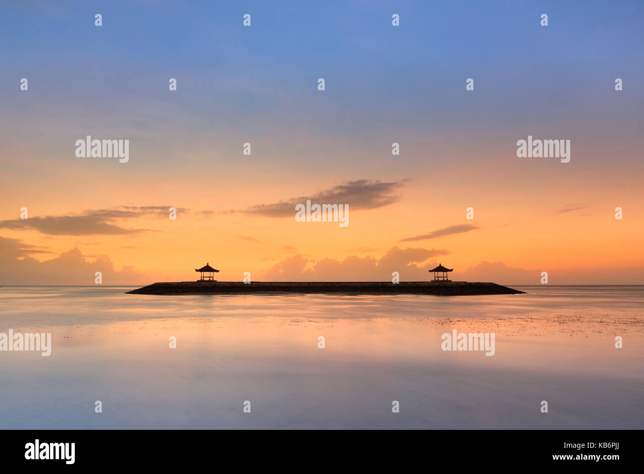 Sanur Beach a sunrise, Bali, Indonesia Foto Stock