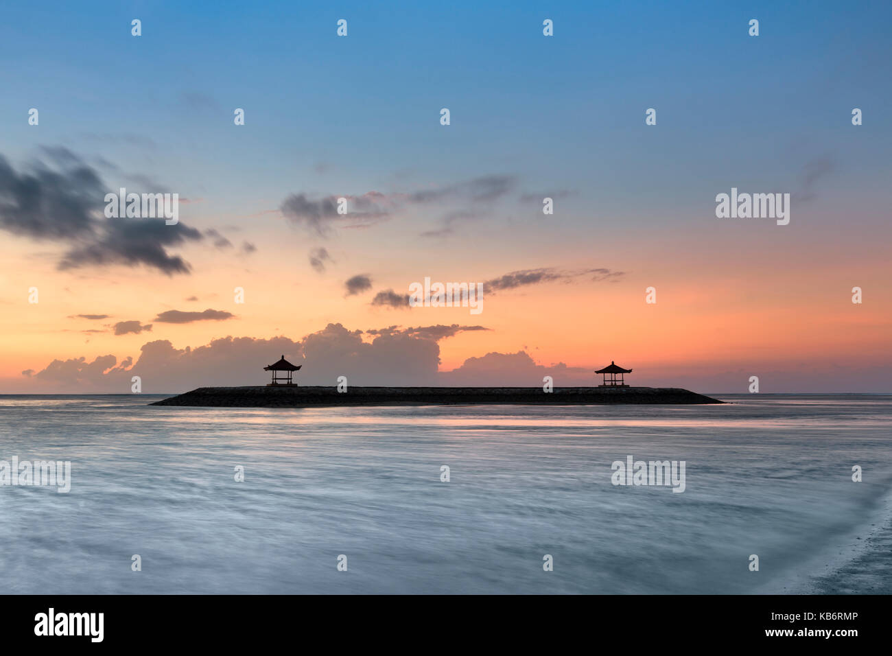 Sanur Beach a sunrise, Bali, Indonesia Foto Stock
