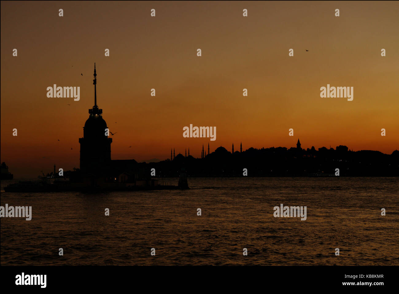 Silhouette di maiden's Tower, Istanbul Foto Stock