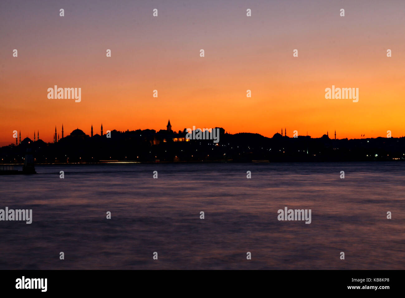 Una lunga esposizione, silhouette di moschee Foto Stock