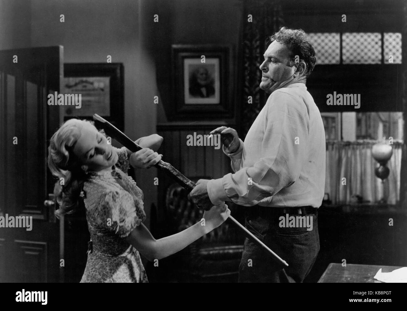 Stella in polvere, aka: Noch heute sollst Du hängen, USA 1956, Regie: Charles F. Haas, Darsteller: Mamie van Doren, Leif Erickson Foto Stock Stella in polvere, aka: Noch heute sollst Du hängen, USA 1956, Regie: Charles F. Haas, Darsteller: Mamie van Doren, Leif Erickson Foto Stock