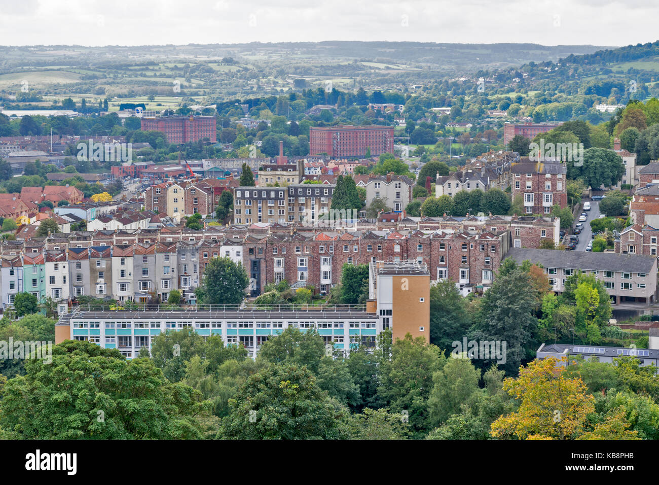 Inghilterra BRISTOL CITY CENTRE CABOT TOWER BRANDON vista collina di tabacco TRE MAGAZZINI Foto Stock