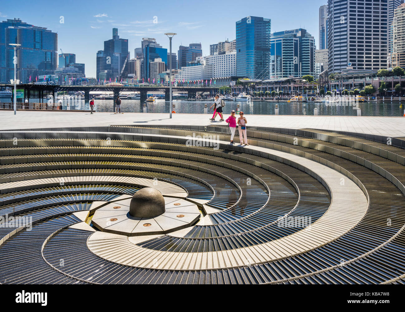 Australia, Nuovo Galles del Sud, Sydney Darling Harbour, Cascate di marea acqua Instalation Foto Stock