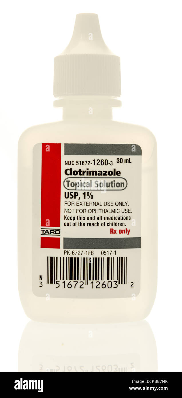 Winneconne, wi - 23 settembre 2017: una bottiglia di clotrimazole al chiodo fungo isolato su un background. Foto Stock