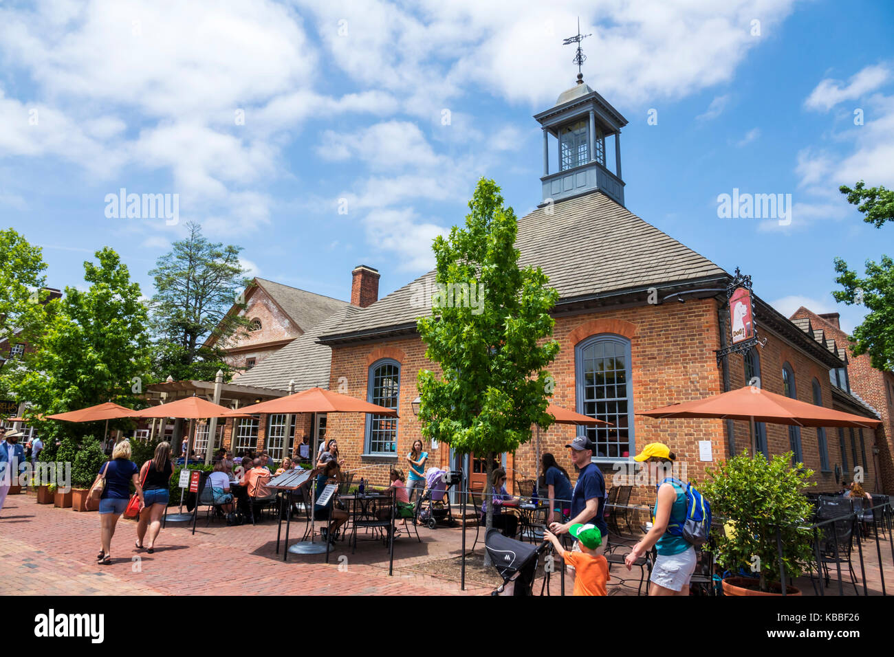 Colonial Williamsburg Virginia, il Trellis Bar & Grill, ristoranti, ristoranti, ristoranti, ristoranti, caffè, ristoranti, marciapiede all'aperto all'esterno, tavoli all'aperto Foto Stock