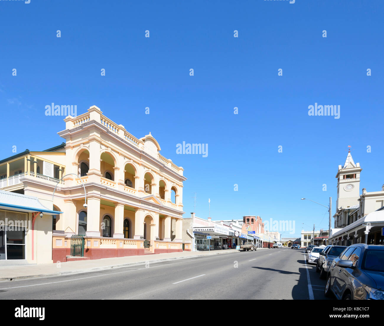 Wherry House si trova nel patrimonio-elencato la costruzione della banca del Nuovo Galles del Sud, un ex banca a 34-36 Gill Street, Charters Towers, regine del Nord Foto Stock