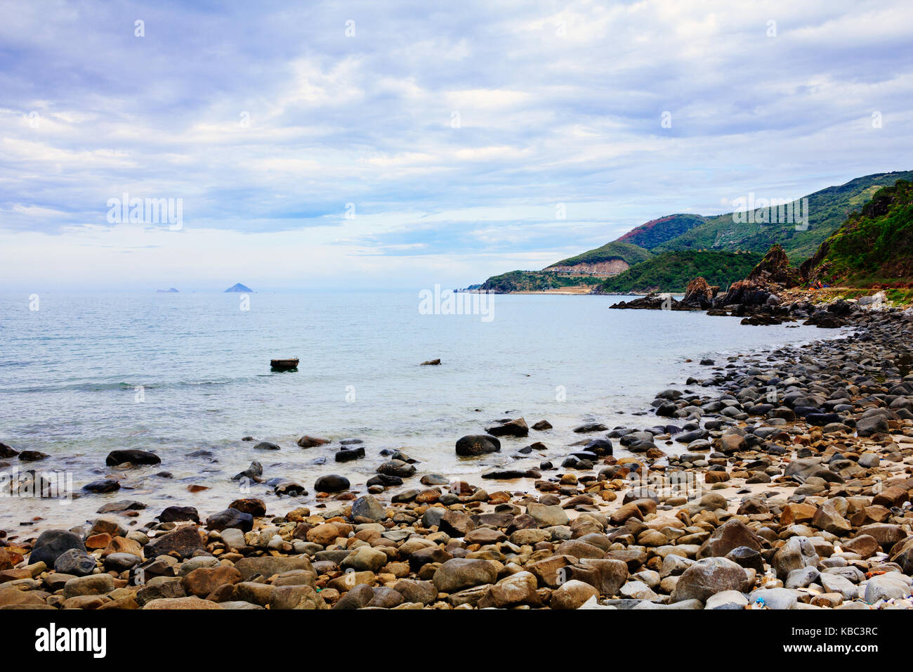Nha Trang Beach, khanh Hoa in Vietnam. vista dal Pham Van Dong (657) autostrada. è a nord di Nha Trang città. Foto Stock
