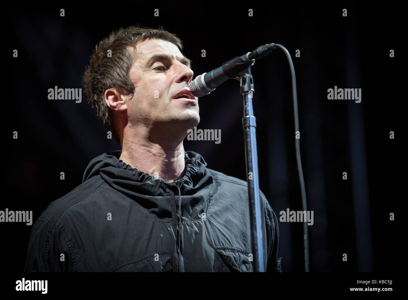Il cantante, cantautore e musicista inglese Liam Gallagher esegue un concerto dal vivo durante il festival musicale norvegese Bergen 2017. Liam Gallagher è conosciuto come il cantante della rock band inglese Oasis. Norvegia, 14/06 2017. Foto Stock