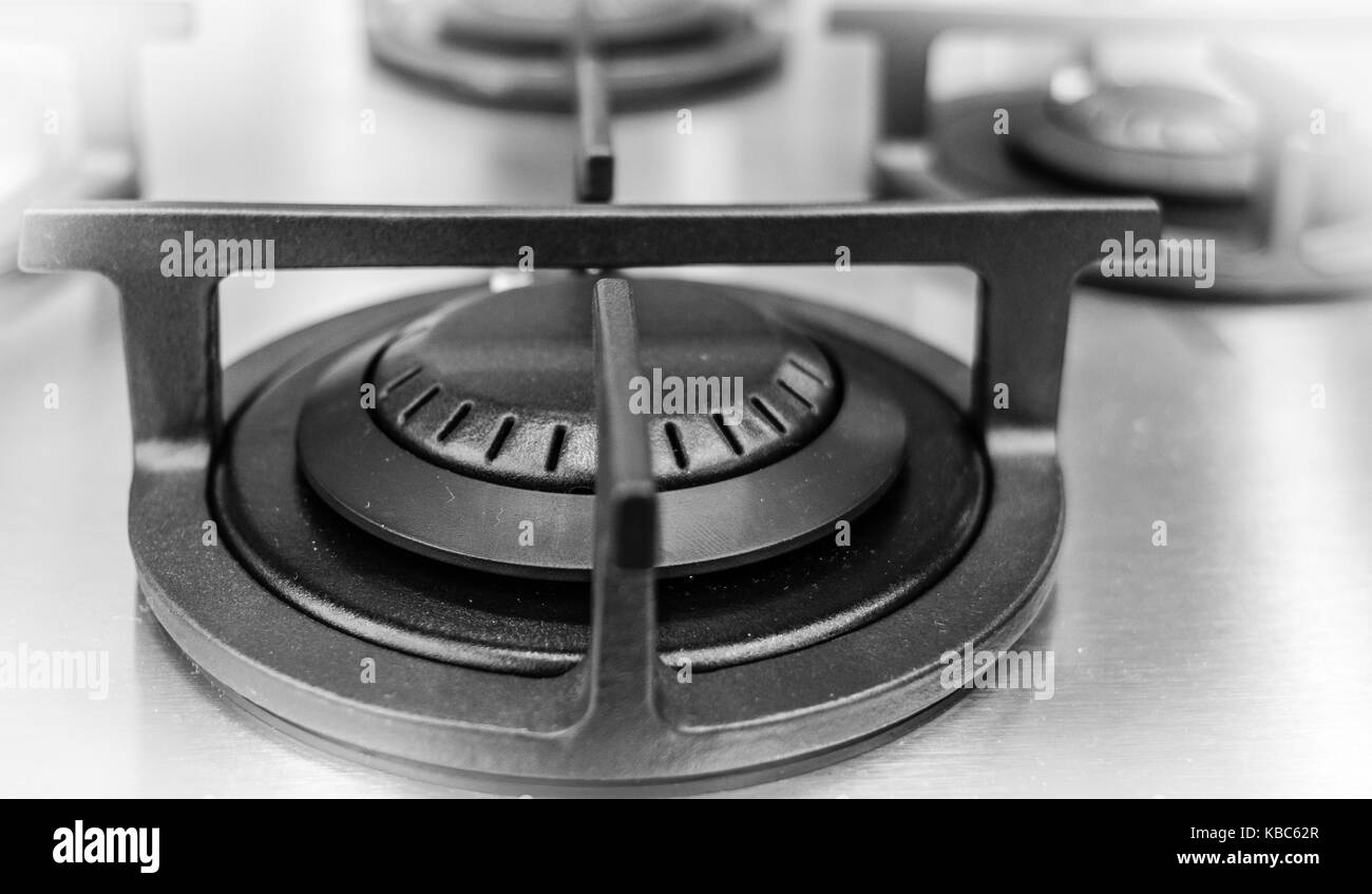 Moderna ed elegante cucina stufa a gas. Messa a fuoco selettiva Foto Stock