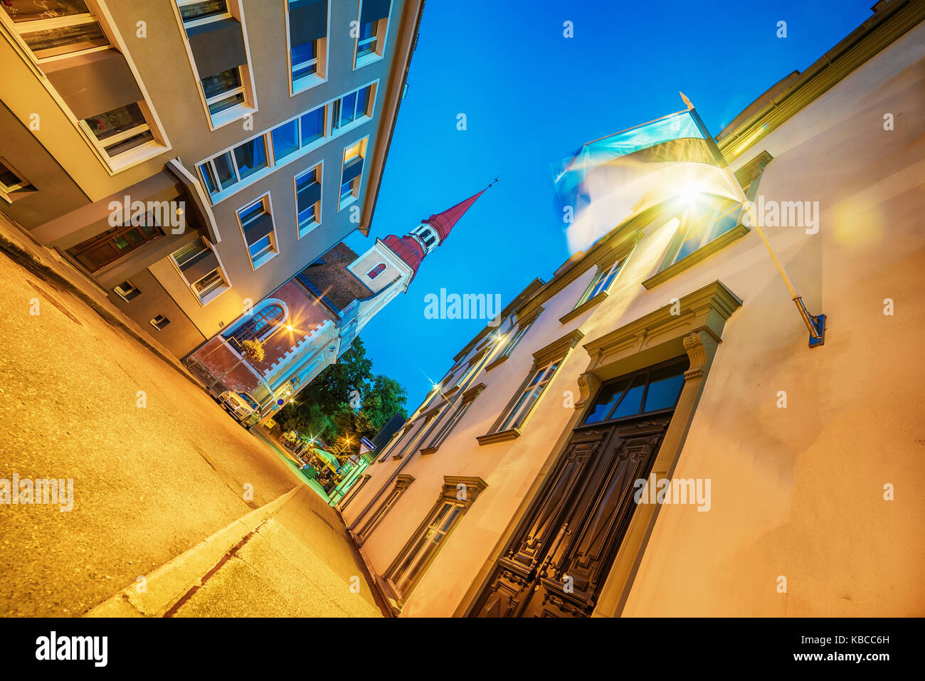 Parnu, Estonia, stati baltici: la città vecchia di notte Foto Stock Parnu, Estonia, stati baltici: la città vecchia di notte Foto Stock