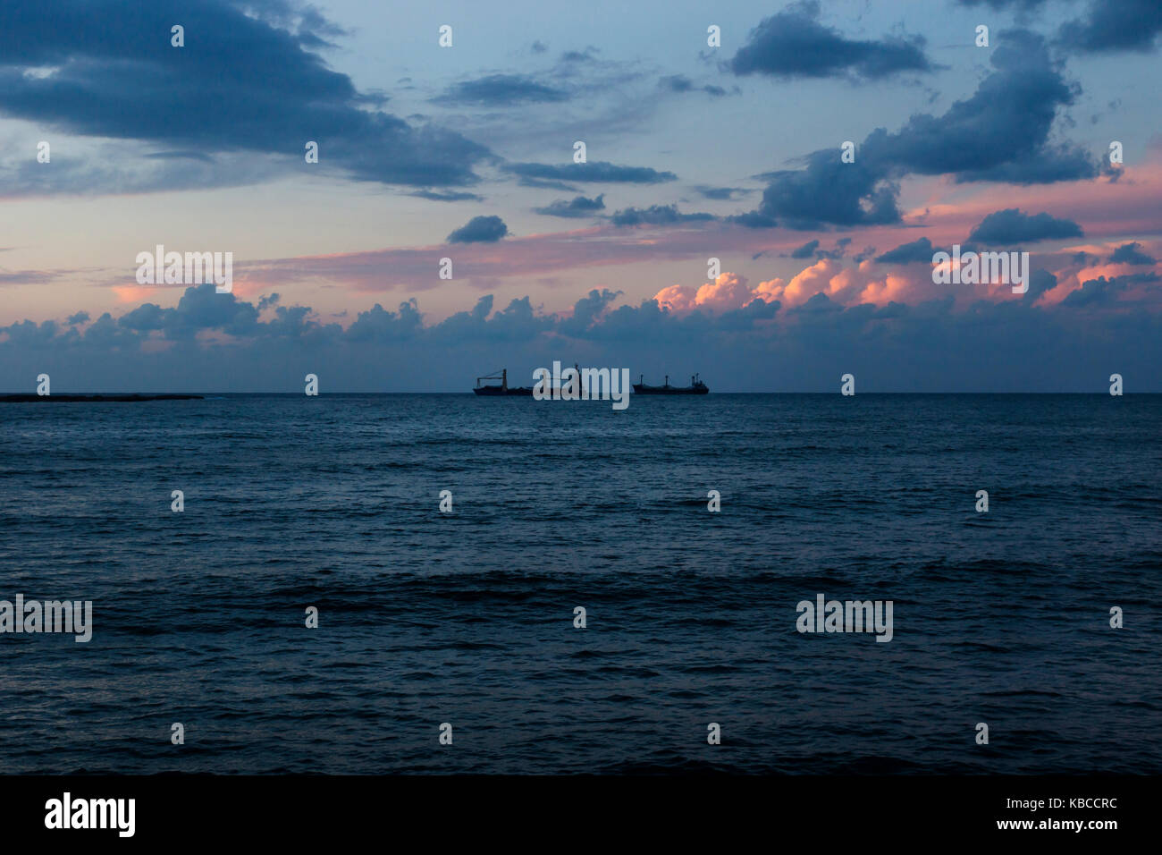 Tramonto al mare di Sidone, Saida, Libano Foto Stock