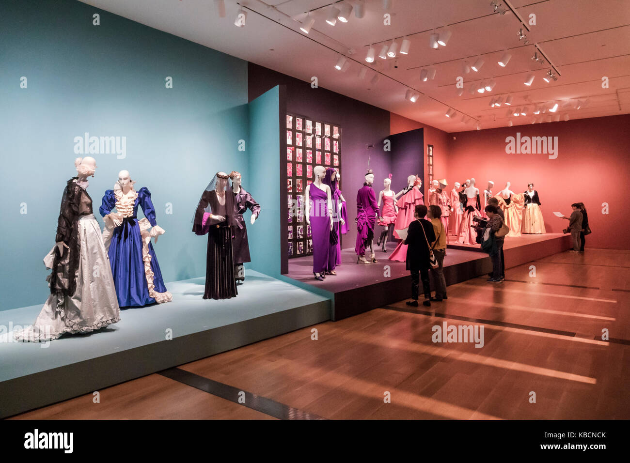 Richmond Virginia, Virginia Museum of fine Arts della Virginia, VMFA, mostra speciale, Yves Saint Laurent, moda, designer francese, haute couture, galleria galler Foto Stock