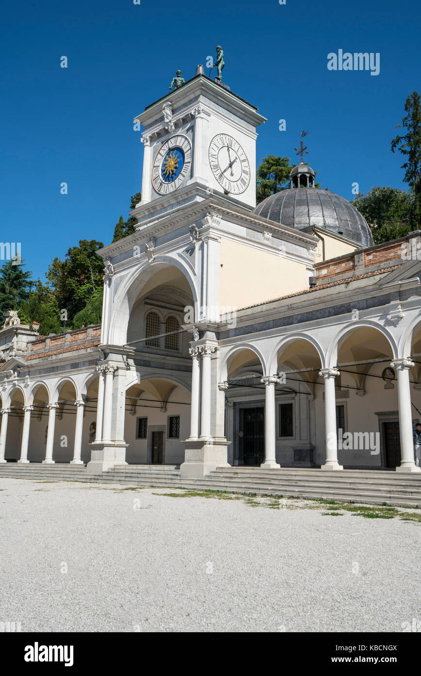 La Loggia di San Giovanni con la torre dell'Orologio di Piazza Libertà a Udine, Italia Foto Stock