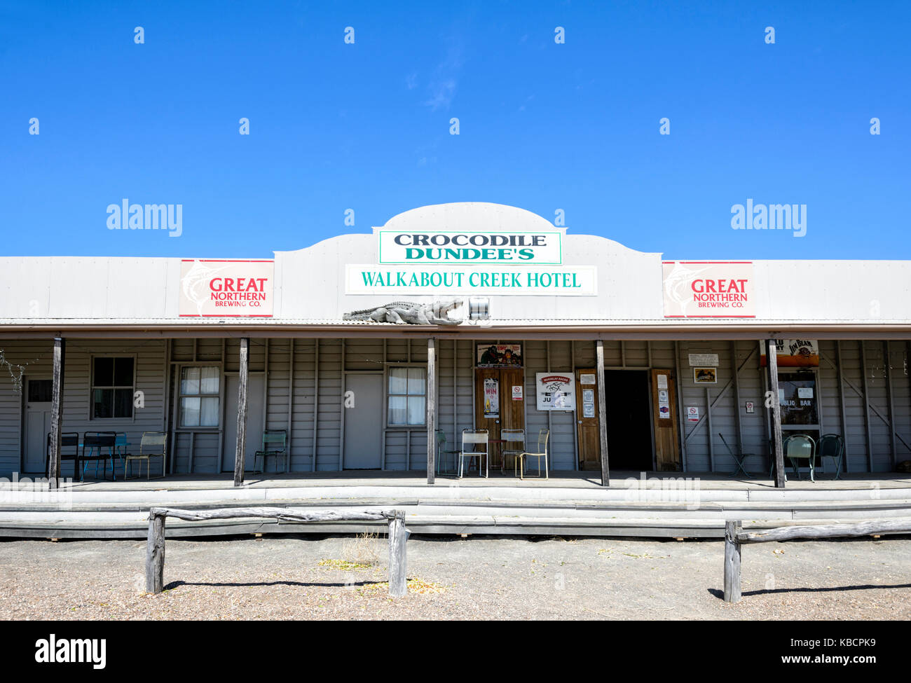 L'iconico aborigeno Creek Hotel è stato il set cinematografico di Crocodile Dundee film, McKinlay, Queensland, QLD, Australia Foto Stock
