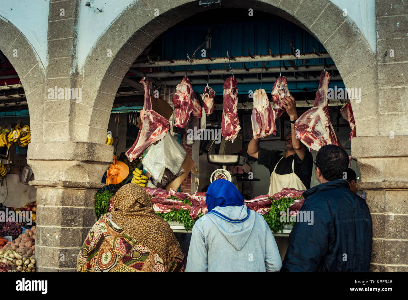 Negozio di macellaio in bazaar Essaouira, Marocco Foto Stock