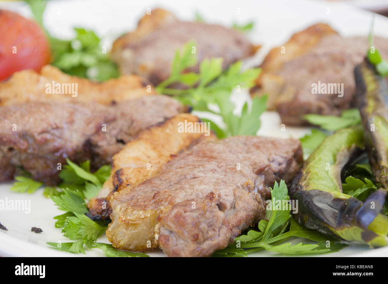 Bistecche alla griglia e verdura Foto Stock