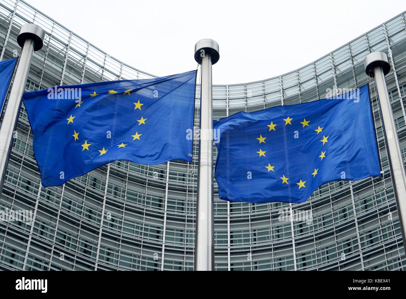 Belgio: bandiere europee nella parte anteriore della Commissione europea a Bruxelles. Foto da 12. Agosto 2017. | Utilizzo di tutto il mondo Foto Stock