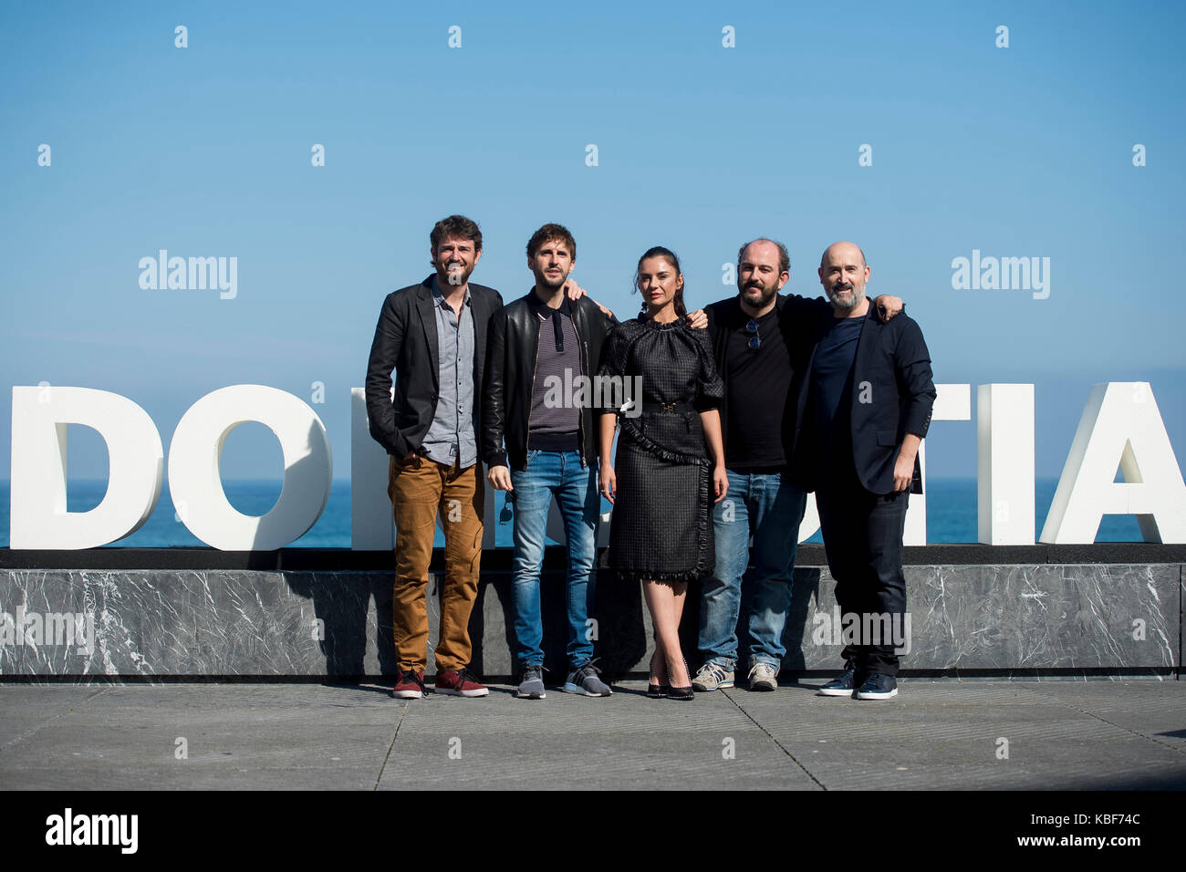 San sebastian, Spagna. 29Sep, 2017. gorka otxoa, Julian Lopez, miren ibarguren, borja cobeaga e Javier camara al photocall di 'fe de etarras' durante il sessantacinquesimo san sebastian film festival di san sebastian in Spagna, il 29 settembre, 2017. Credito: gtres información más comuniación sulla linea, s.l./alamy live news Foto Stock