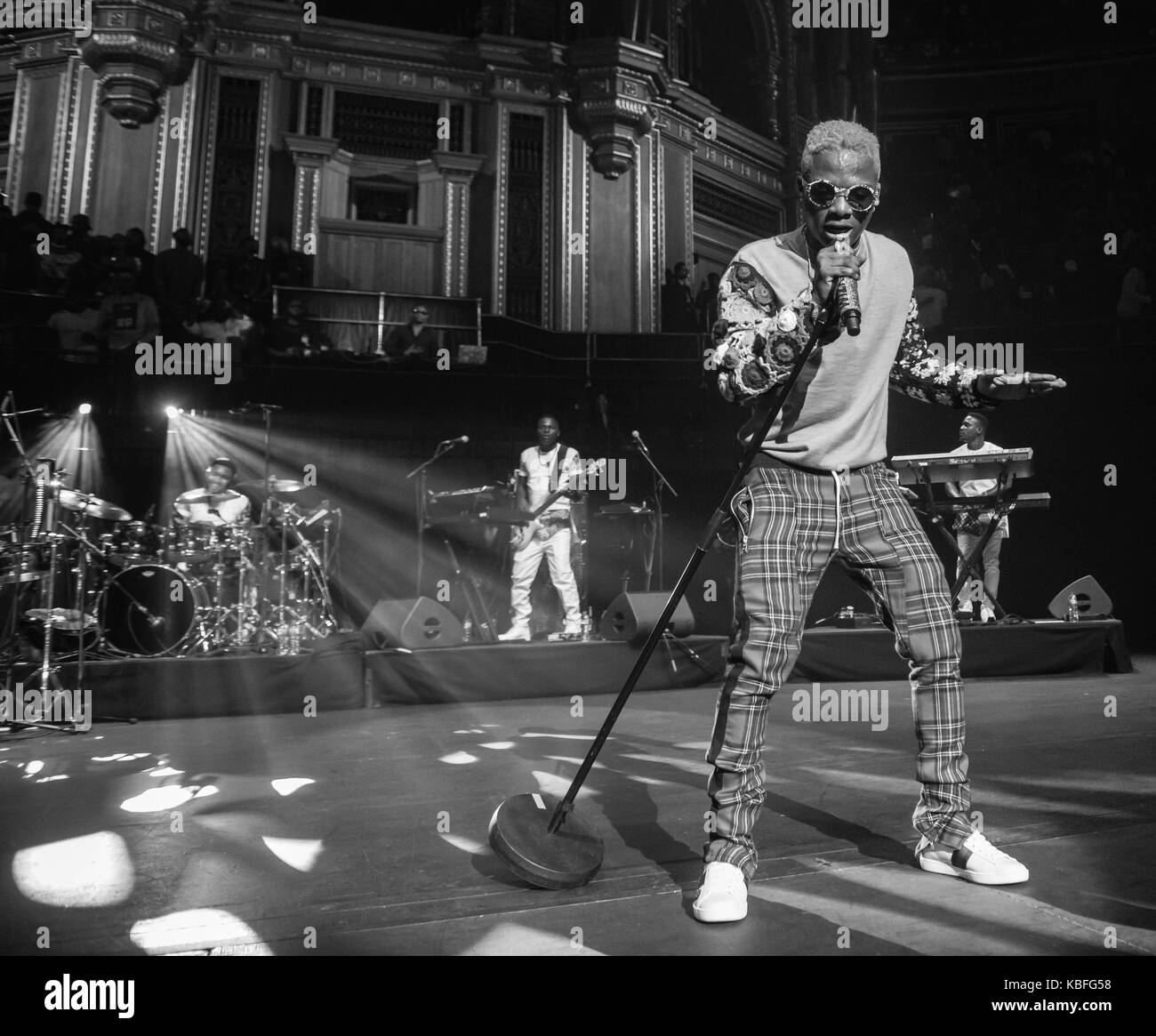 Londra, Regno Unito. 29 settembre 2017. wizkid suona dal vivo sul palco del Royal Albert Hall. Michael tubi / alamy live news Foto Stock