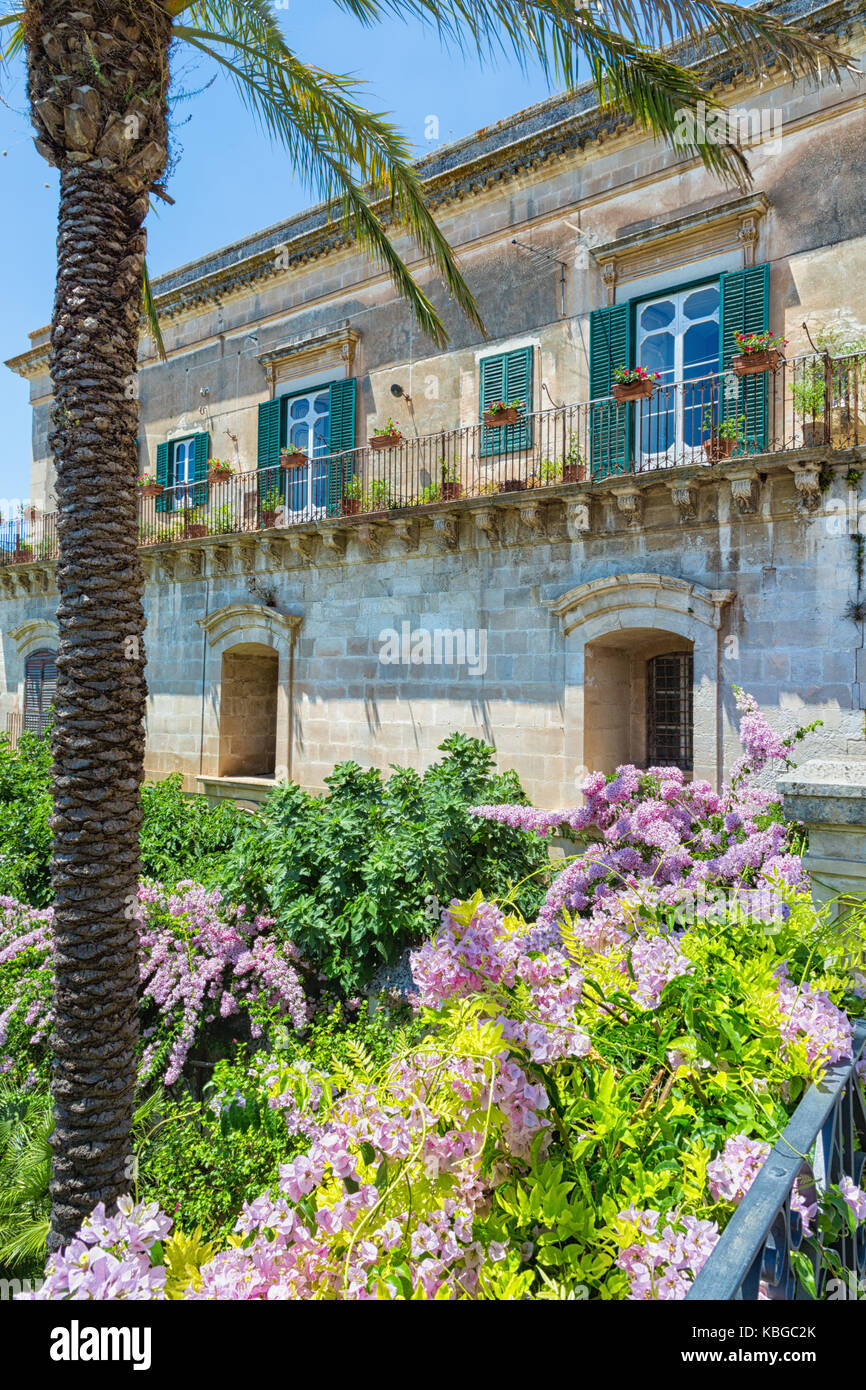 Modica (Sicilia, Italia) - un antico palazzo nobiliare Foto Stock