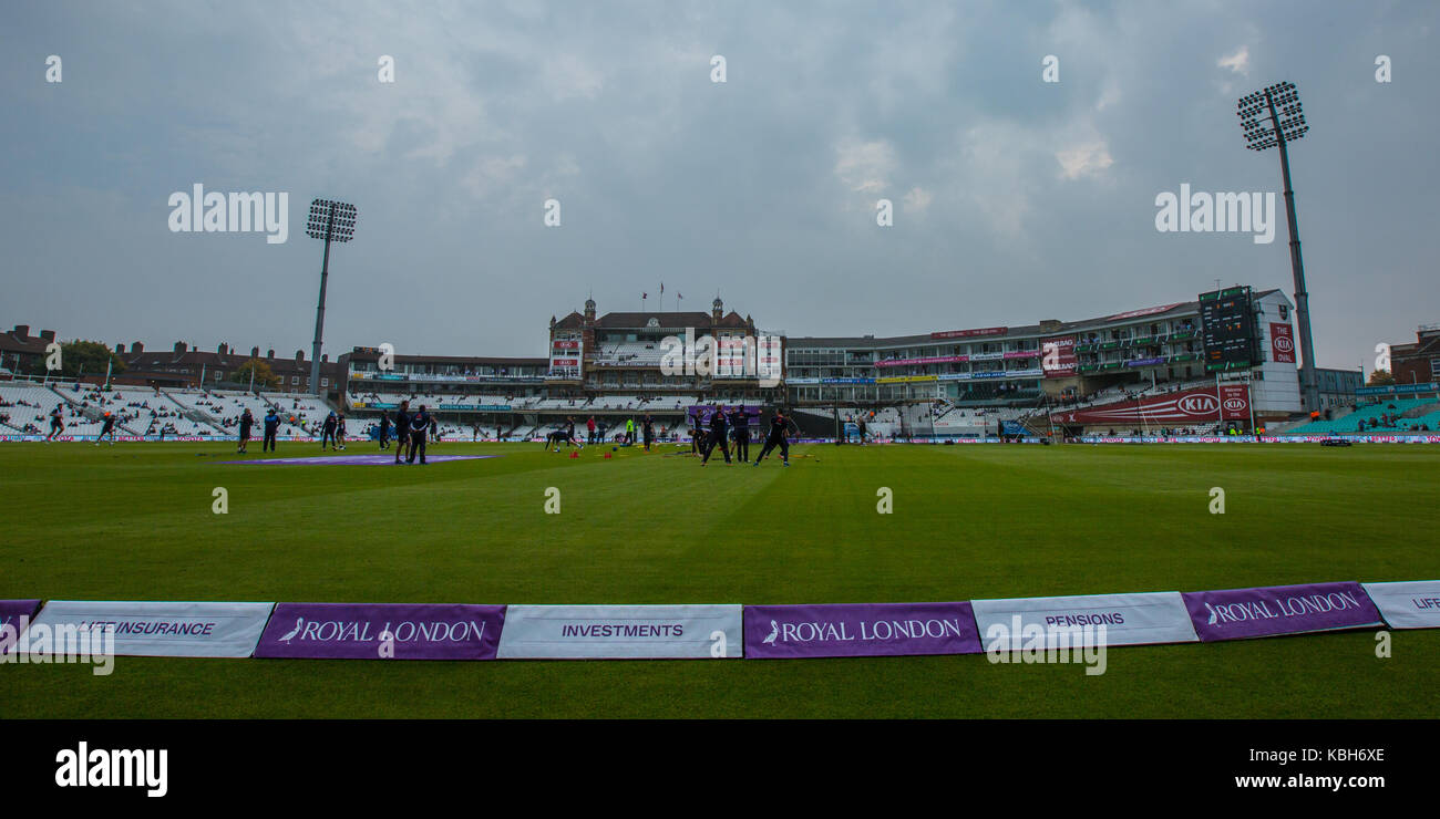 Londra, UK. 27 settembre squad dell'Inghilterra warm up ahed del gioco. England v West Indies. Nella quarta Royal London un giorno a livello internazionale della Kia Foto Stock