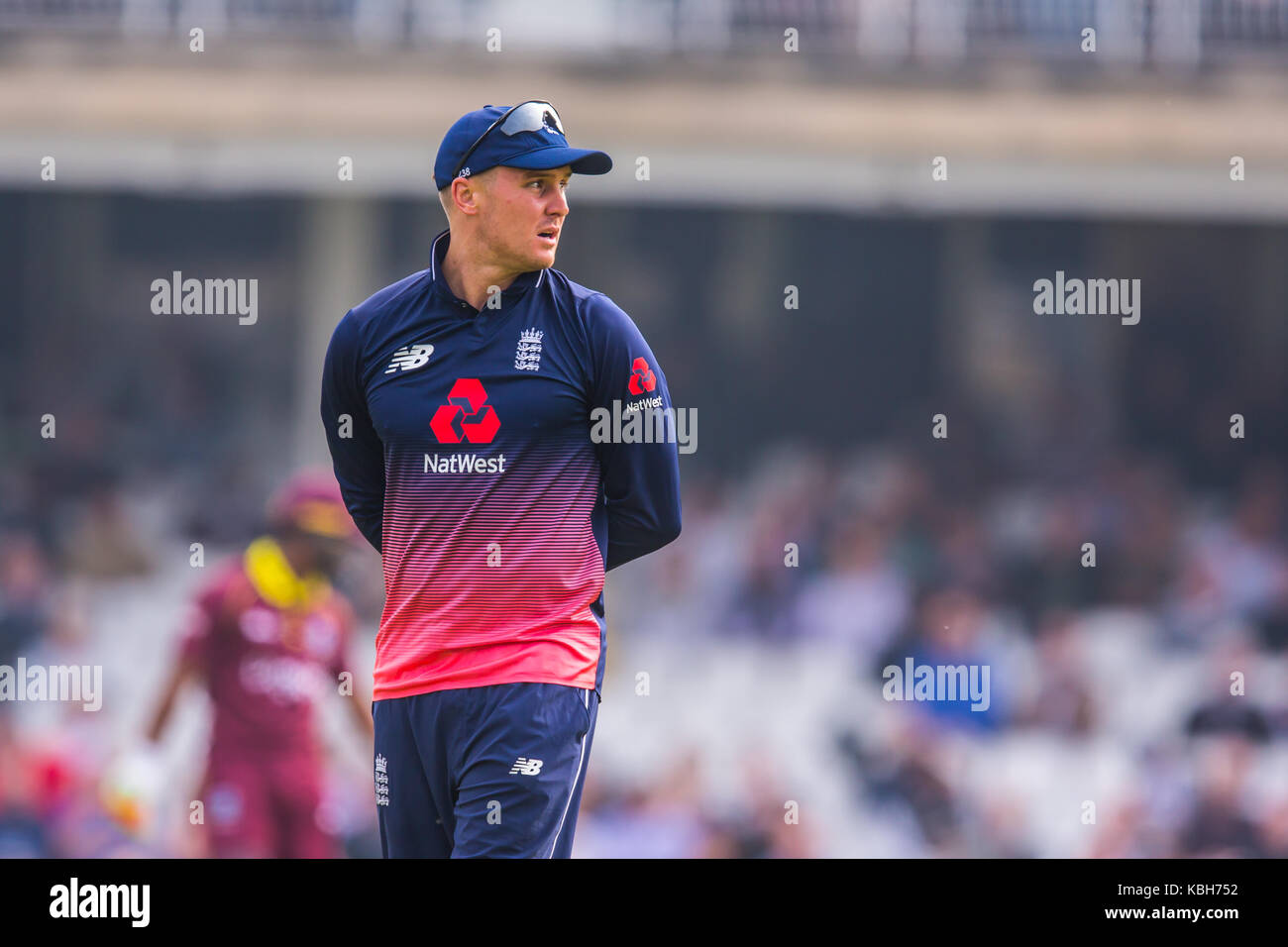 Londra, UK. Il 27 settembre 2017. Jason Roy nel campo. England v West Indies. Nella quarta Royal London un giorno a livello internazionale della Kia ovale David.ro Foto Stock