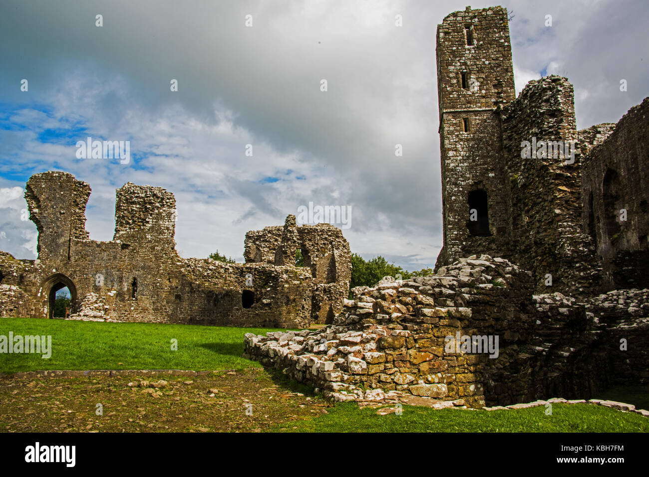 Il castello di Llanhaden.10m e di Havorfordwest, Pembrokeshire, Galles del Sud Foto Stock