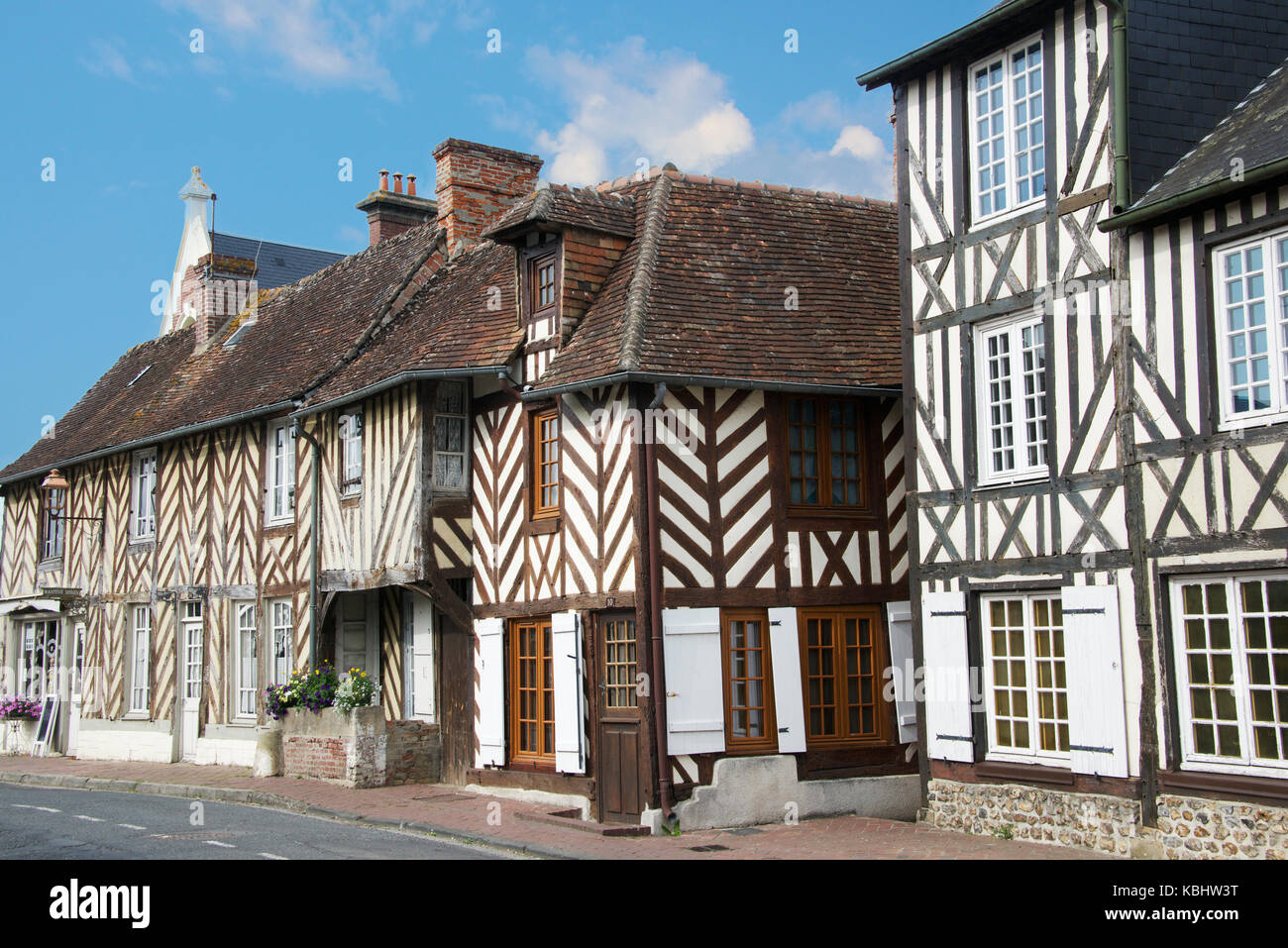 Graticcio storici edifici Beuvron-en-Auge Calvados Normandia Francia Foto Stock