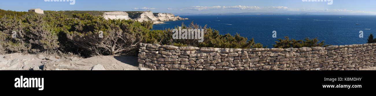 Corsica: il sentiero della international bouches de bonifacio marine park, la natura riserva istituita da Francia e Italia nel 1993 Foto Stock