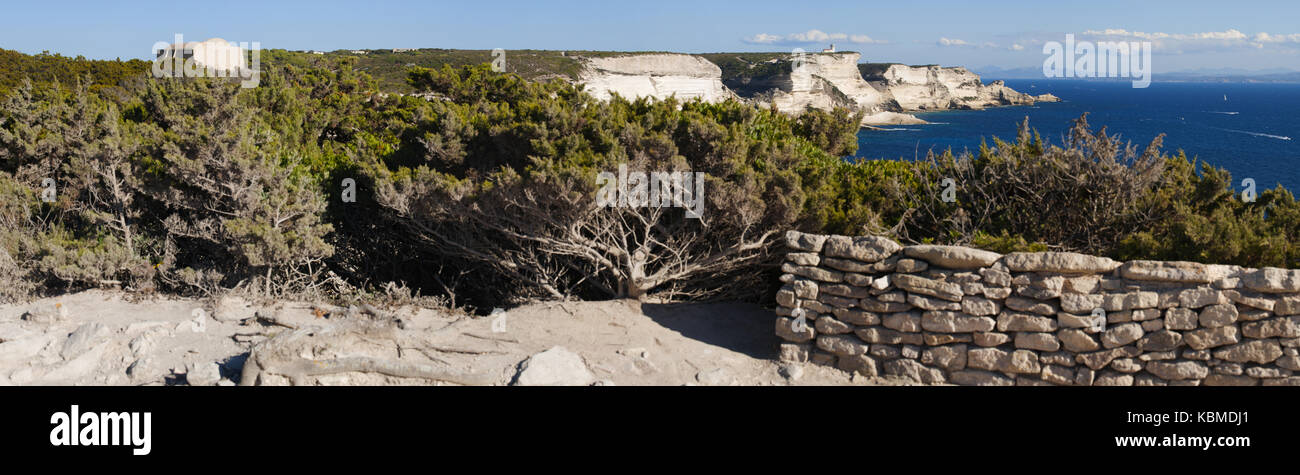 Corsica: il sentiero della international bouches de bonifacio marine park, la natura riserva istituita da Francia e Italia nel 1993 Foto Stock