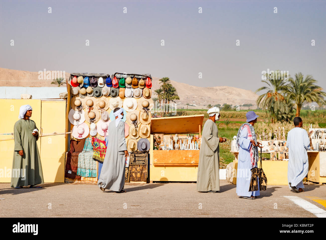 Hat shop nel mercato in Luxor, Egitto Foto Stock