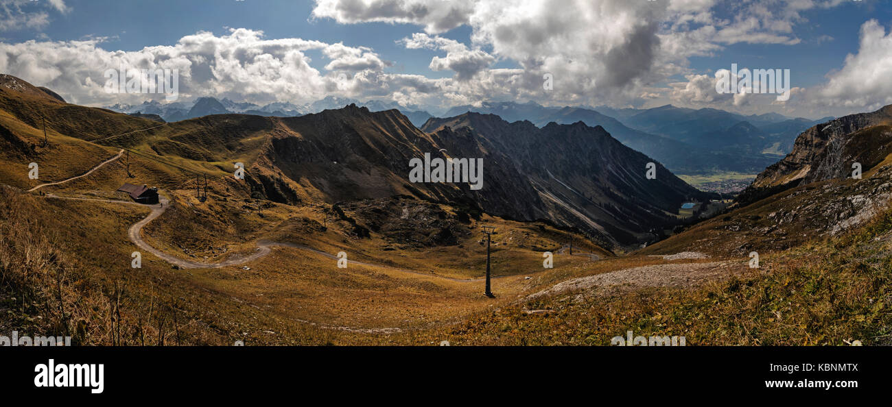 Un panorama girato sulla strada per la cima del Nebelhorn Foto Stock