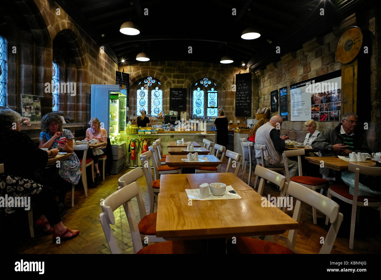 Il cafe la chiesa di Saint Mary a Shrewsbury Foto Stock