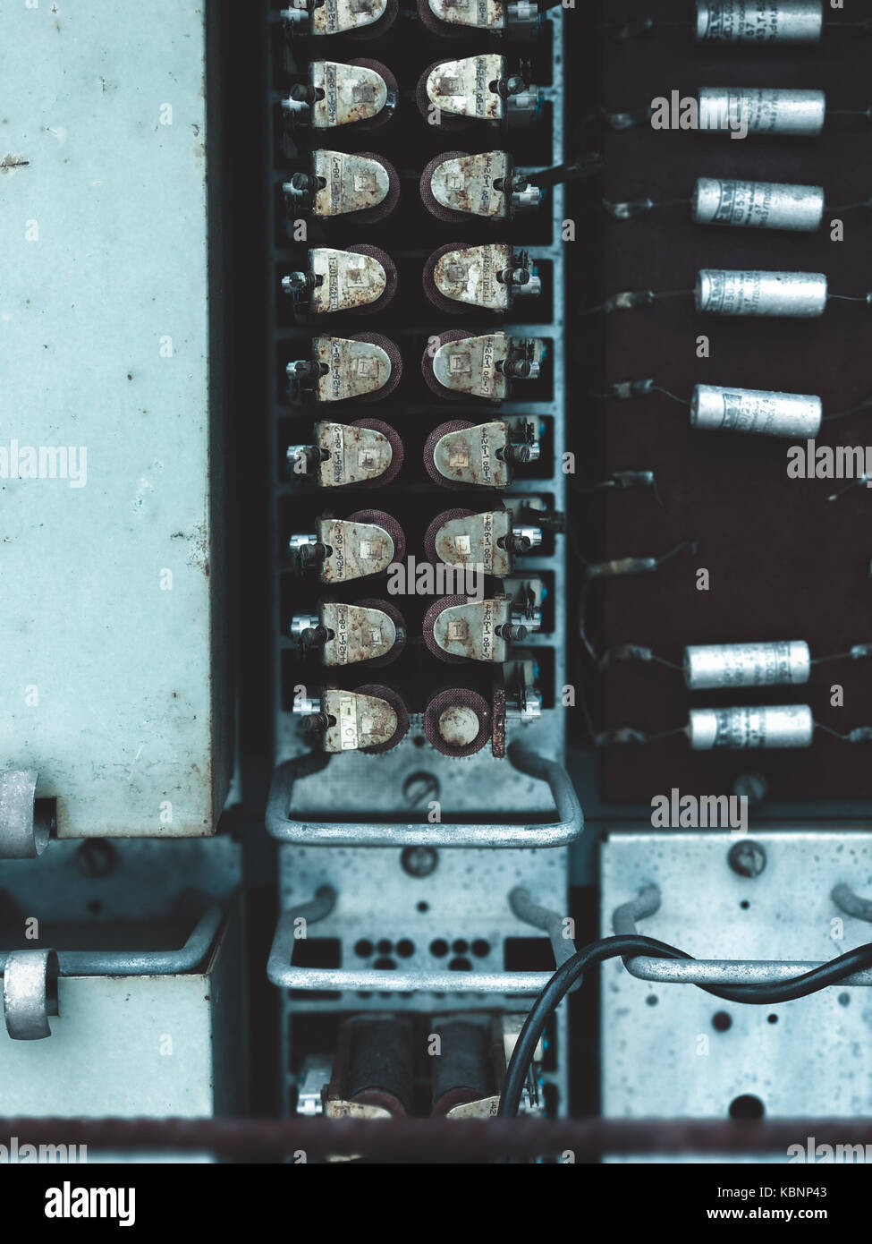 Condensatori di vecchia parte di radio circuito stampato attrezzature di bordo Foto Stock